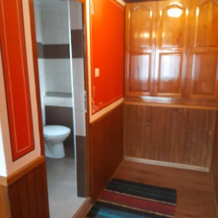 къща ради 게스트하우스 *